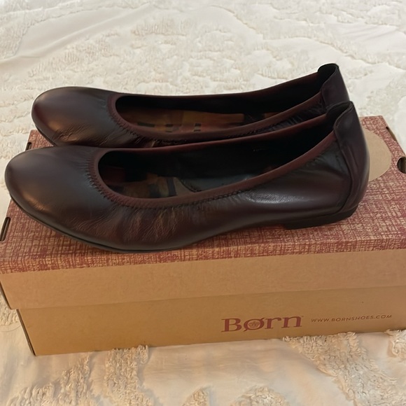 Born Julianne Flat Slip on Shoes Burgundy Size 8.5 M - Picture 2 of 5